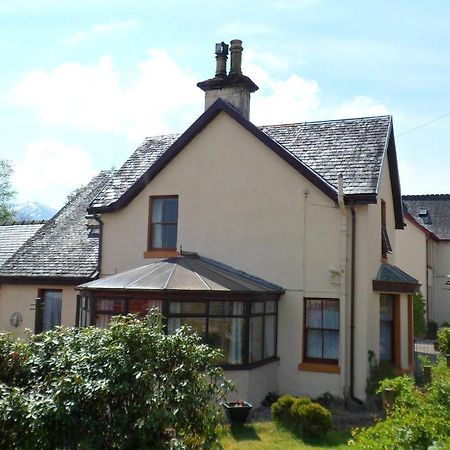 Oyo Inverour Guest House Gairlochy Esterno foto