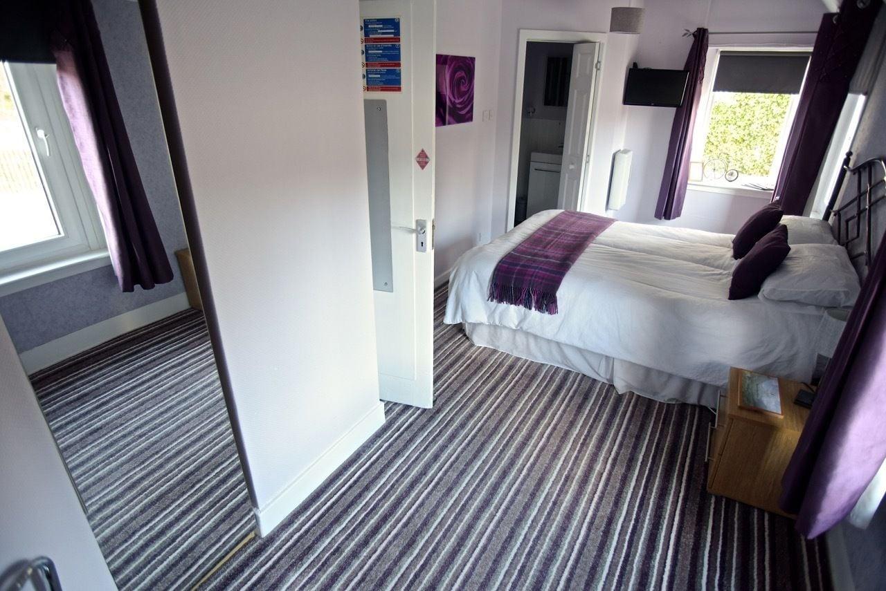 Oyo Inverour Guest House Gairlochy Esterno foto