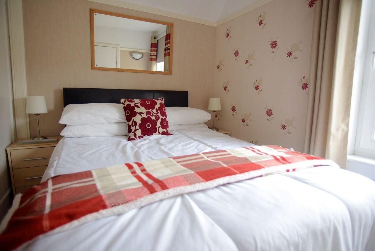 Oyo Inverour Guest House Gairlochy Esterno foto