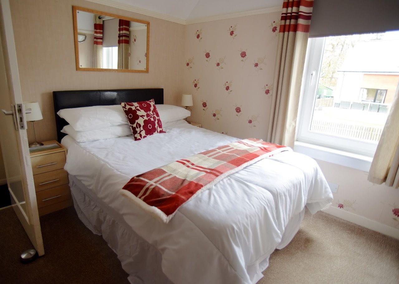 Oyo Inverour Guest House Gairlochy Esterno foto