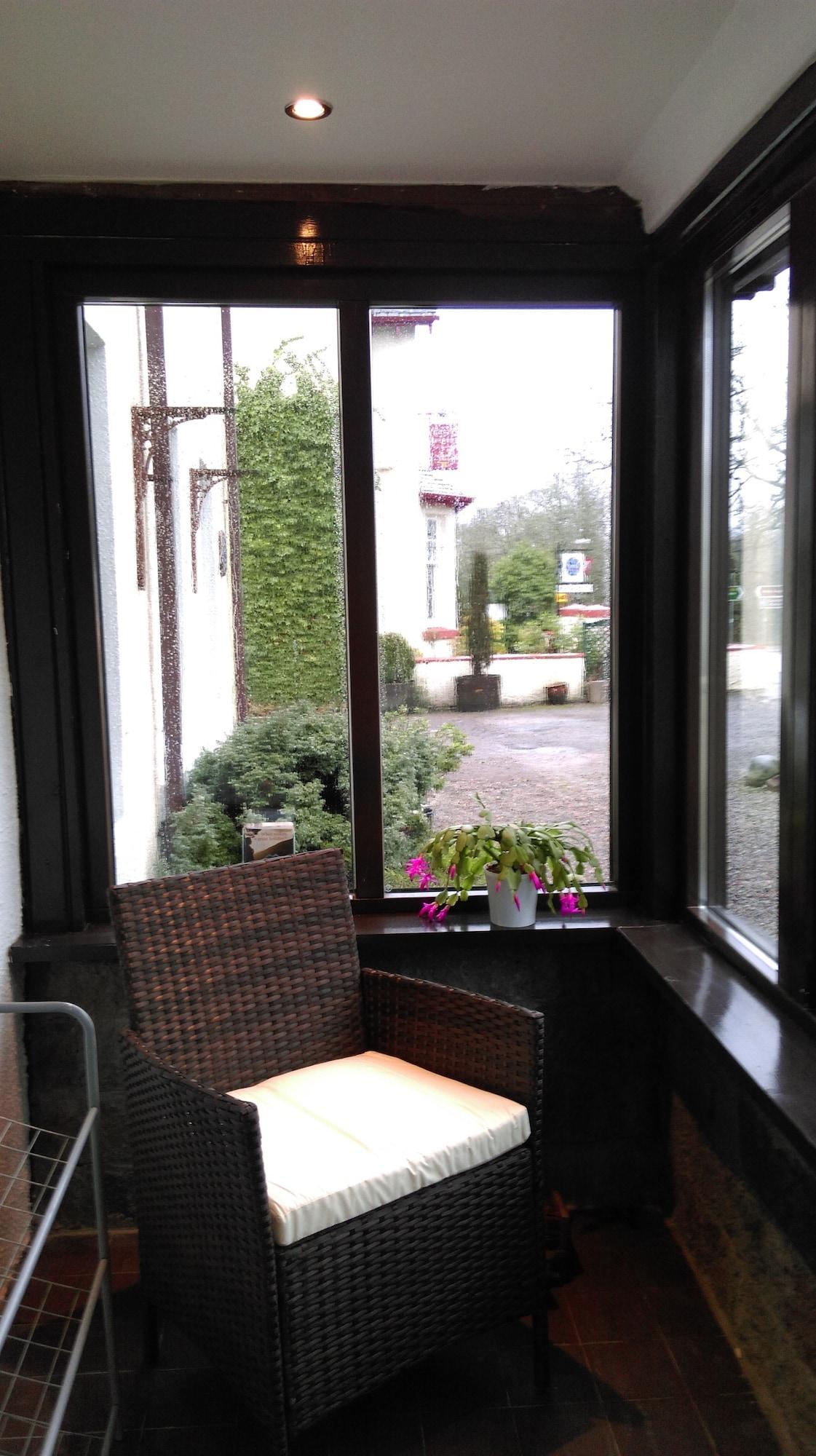 Oyo Inverour Guest House Gairlochy Esterno foto