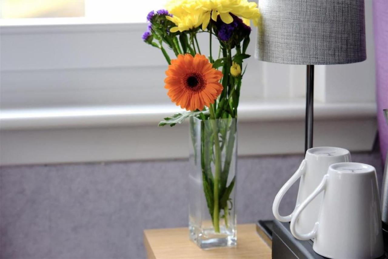 Oyo Inverour Guest House Gairlochy Esterno foto