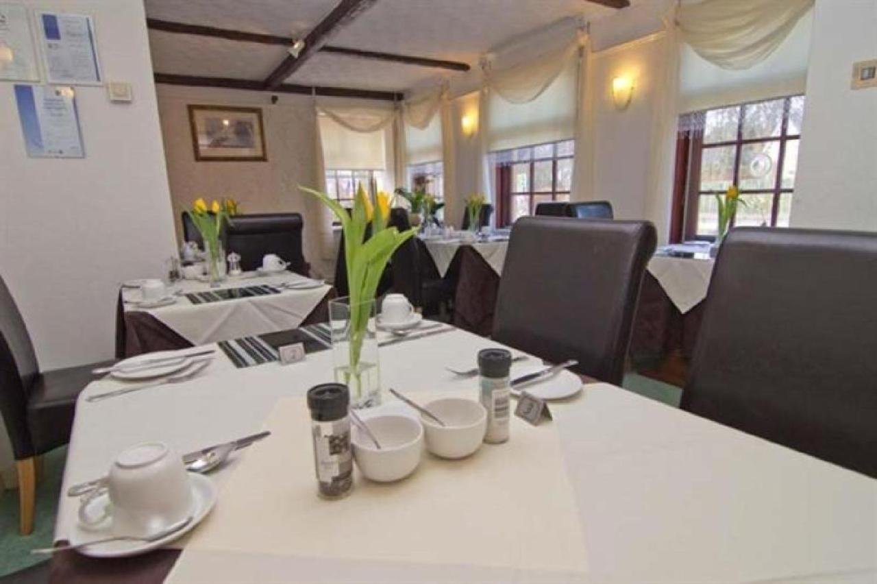 Oyo Inverour Guest House Gairlochy Esterno foto